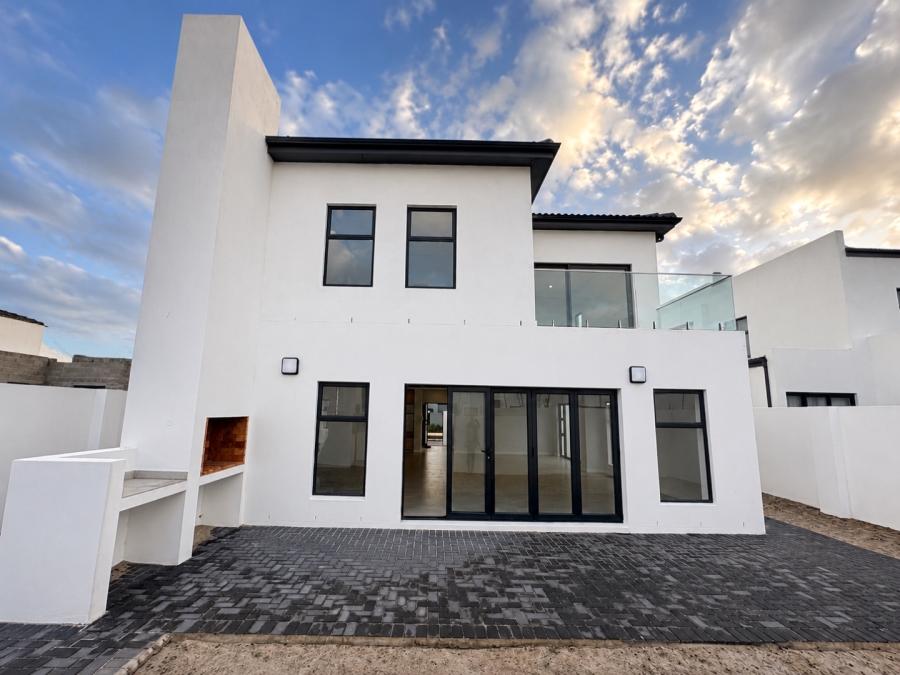5 Bedroom Property for Sale in Sandown Western Cape